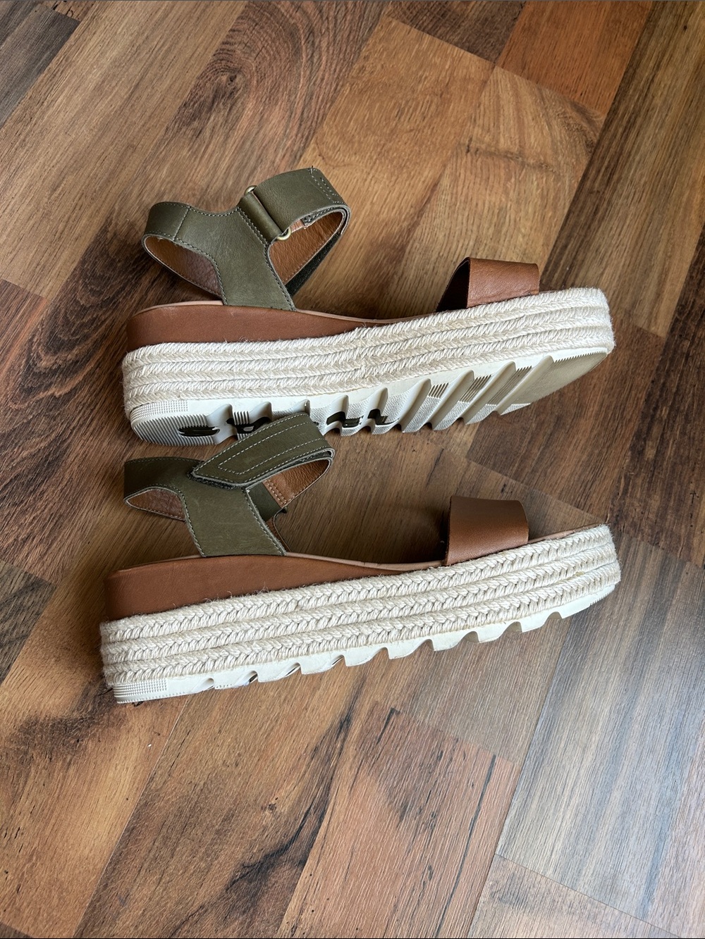NEW 🎉 SOREL - Women’s 10.5 - Chunky Sandal